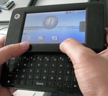 m4300-micro-laptop-mobile-internet-device-android-os