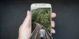 Dlaczego nie można trzymać smartfonu blisko głowy i nosić w kieszeni?