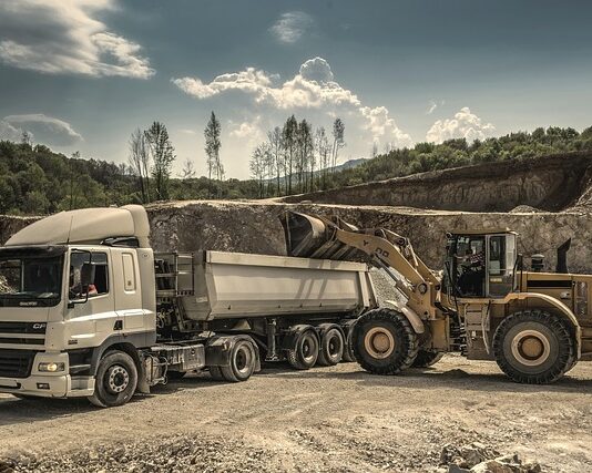 Czy można ładować pada PS5 ładowarka od telefonu?